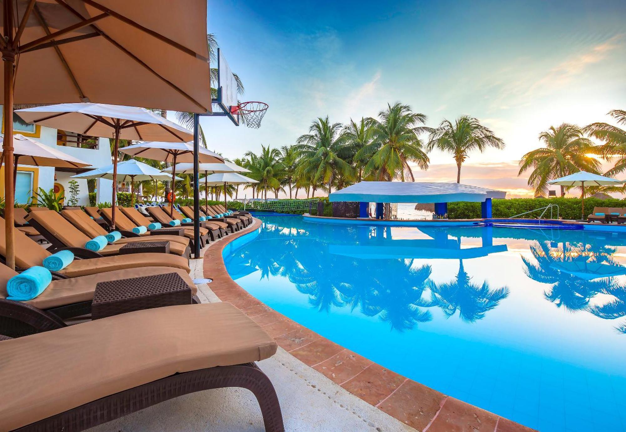 Desire Riviera Maya Pearl Resort All Inclusive - Couples Only ปัวร์โตโมเรลอส ภายนอก รูปภาพ